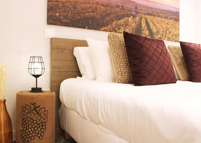 Artistic Neighborhood Luxury *