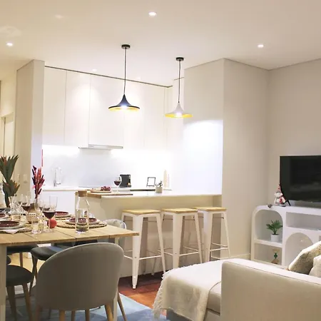 Artistic Neighborhood Luxury Апартаменты *