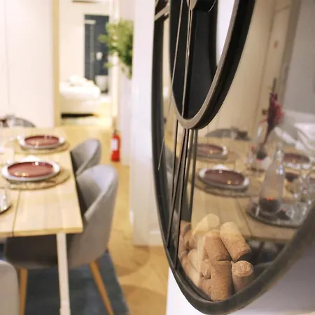 Artistic Neighborhood Luxury Apartman