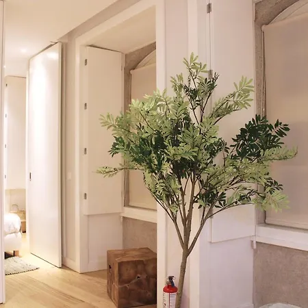 Artistic Neighborhood Luxury Apartman *