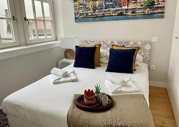 Artistic Neighborhood Luxury *