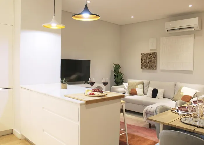 Apartment Artistic Neighborhood Luxury *