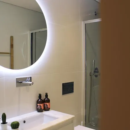 Artistic Neighborhood Luxury *