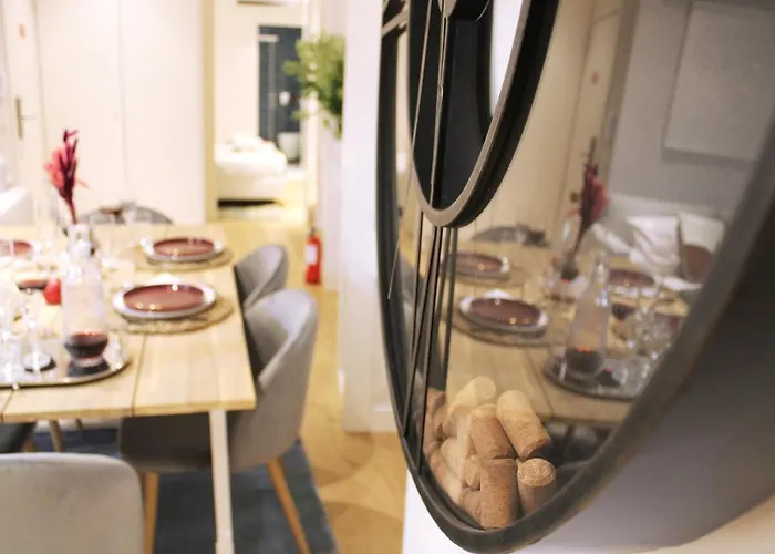 Artistic Neighborhood Luxury Appartement